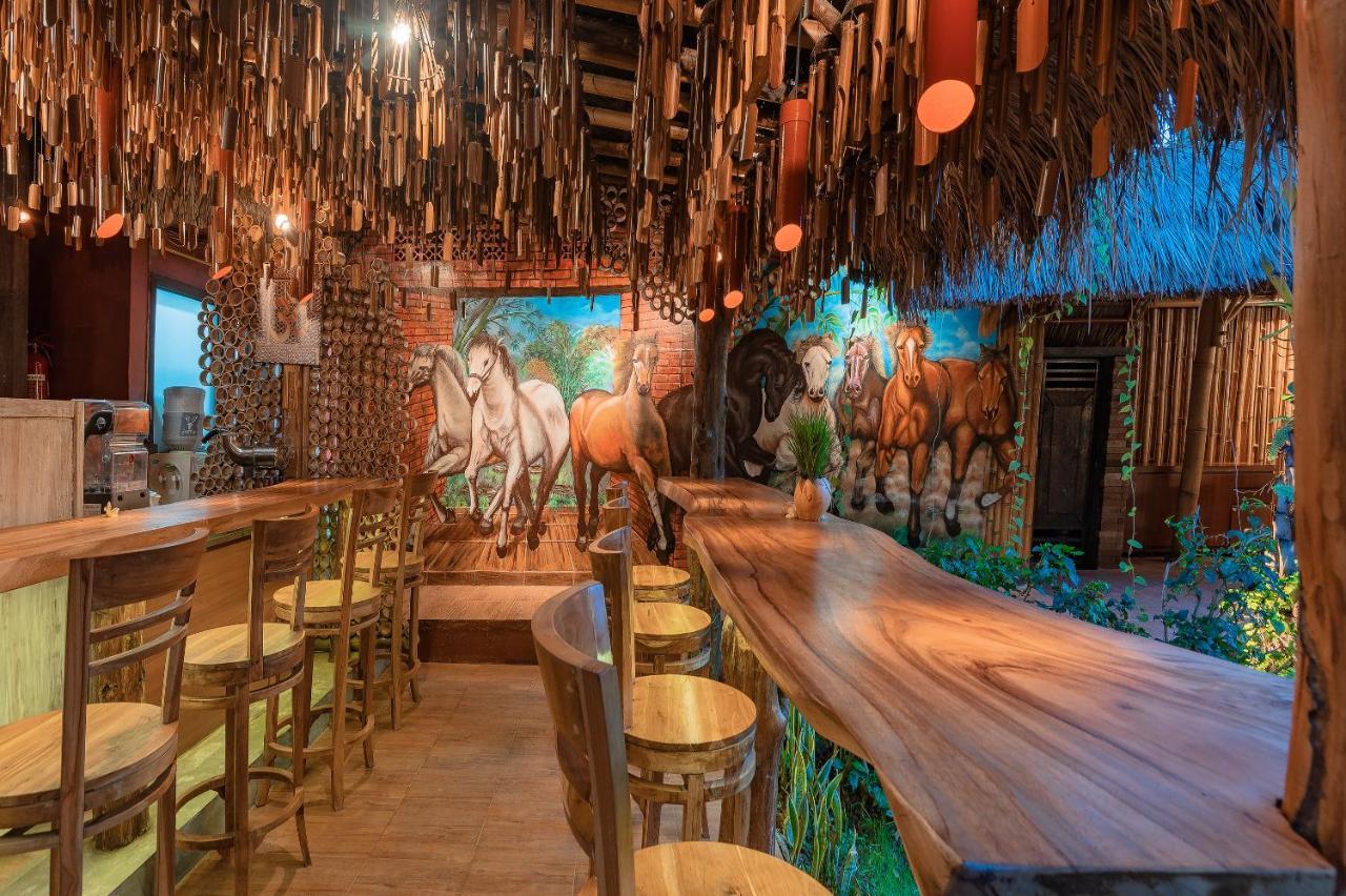 Gana Hotel & Restaurant Ubud Buitenkant foto